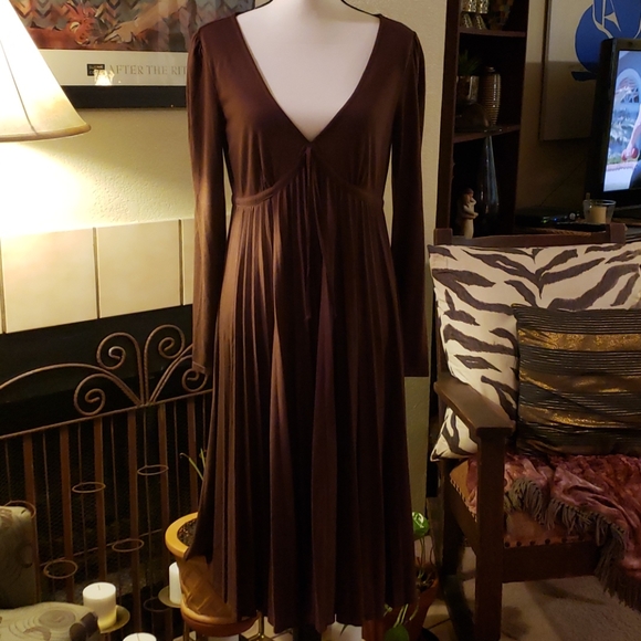 Dress - Picture 3 of 8